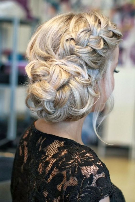 coiffure chignon bas tressé